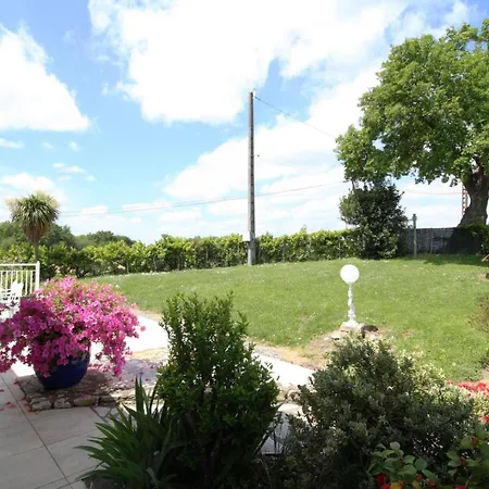 Holiday home Trescoigt L'Hopital-d'Orion